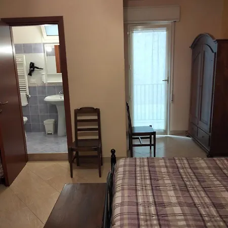 The & - Parcheggia Gratis Sotto Casa Ed Entra - Guest house 3*