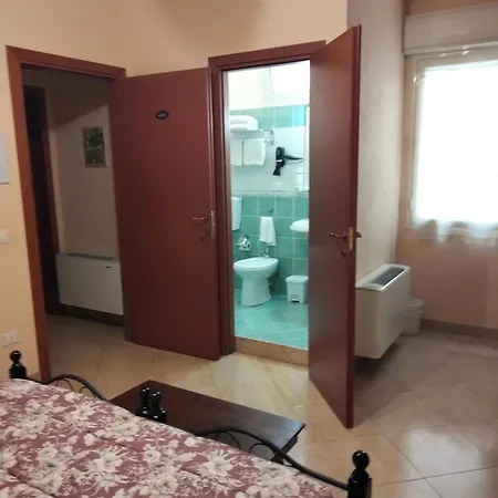 The & - Parcheggia Gratis Sotto Casa Ed Entra - Guest house 3*