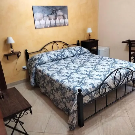 Guest house The & - Parcheggia Gratis Sotto Casa Ed Entra - Mazara del Vallo