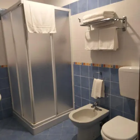 The & - Parcheggia Gratis Sotto Casa Ed Entra - 3*