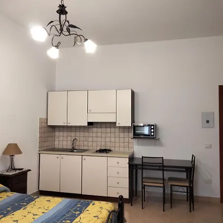The & - Parcheggia Gratis Sotto Casa Ed Entra - Guest house