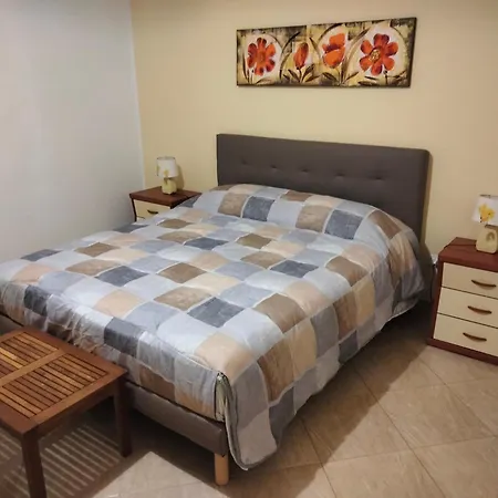 The & - Parcheggia Gratis Sotto Casa Ed Entra - Guest house